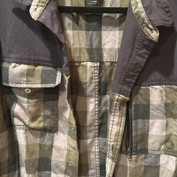 Wrangler button up - Picture 3 of 5